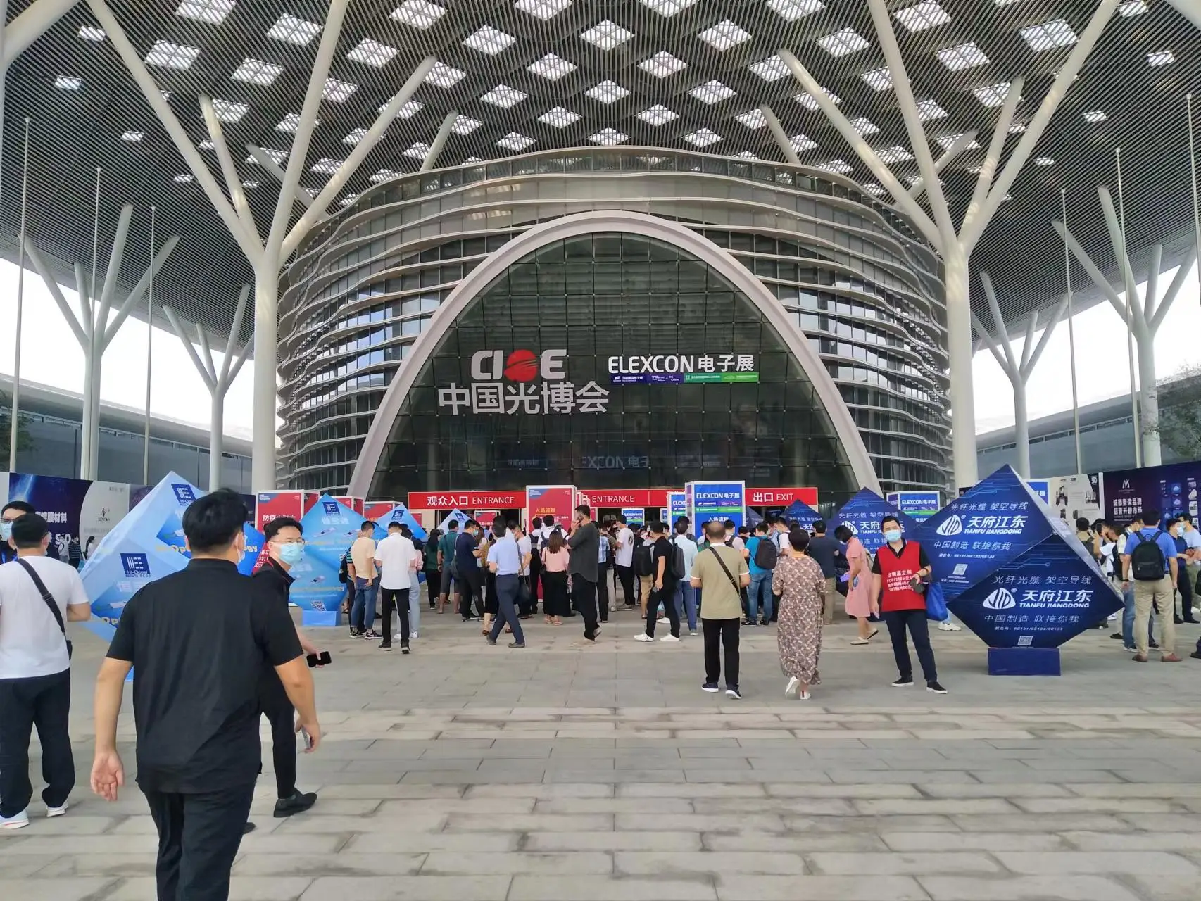 LC APC Optical Fiber Polishing Fixture with Insertion Loss ≤0.20dB Return Loss ≥60dB and First Pass Yield 98%–100%