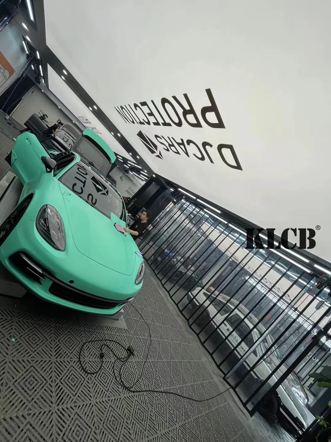 CE Certified LED Panel Car Detailing Light Electric Power Source for Car Garage or Showroom with Printed Logo
