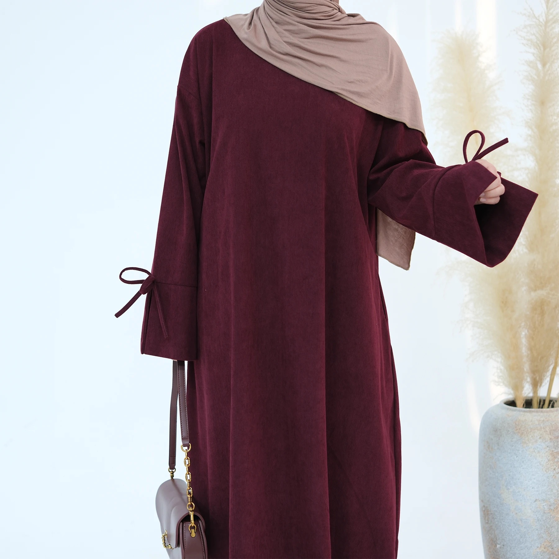 Abaya LR925 Velours Côtelé – Robe Musulmane Hiver Direct Fabricant Turquie Grossiste Turquie