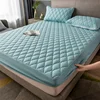 สีเขียวอ่อน