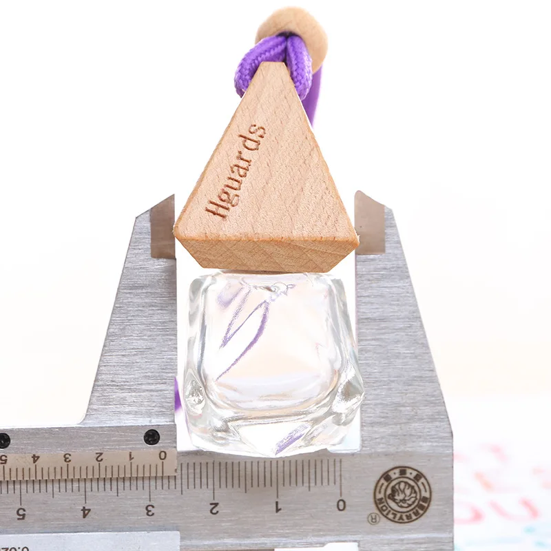 Wholesale 10ml Empty Diffuser Vent Air Hanging Wooden Cap Car Perfume Bottle
