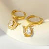 Piedra blanca chapada en oro de 18 quilates
