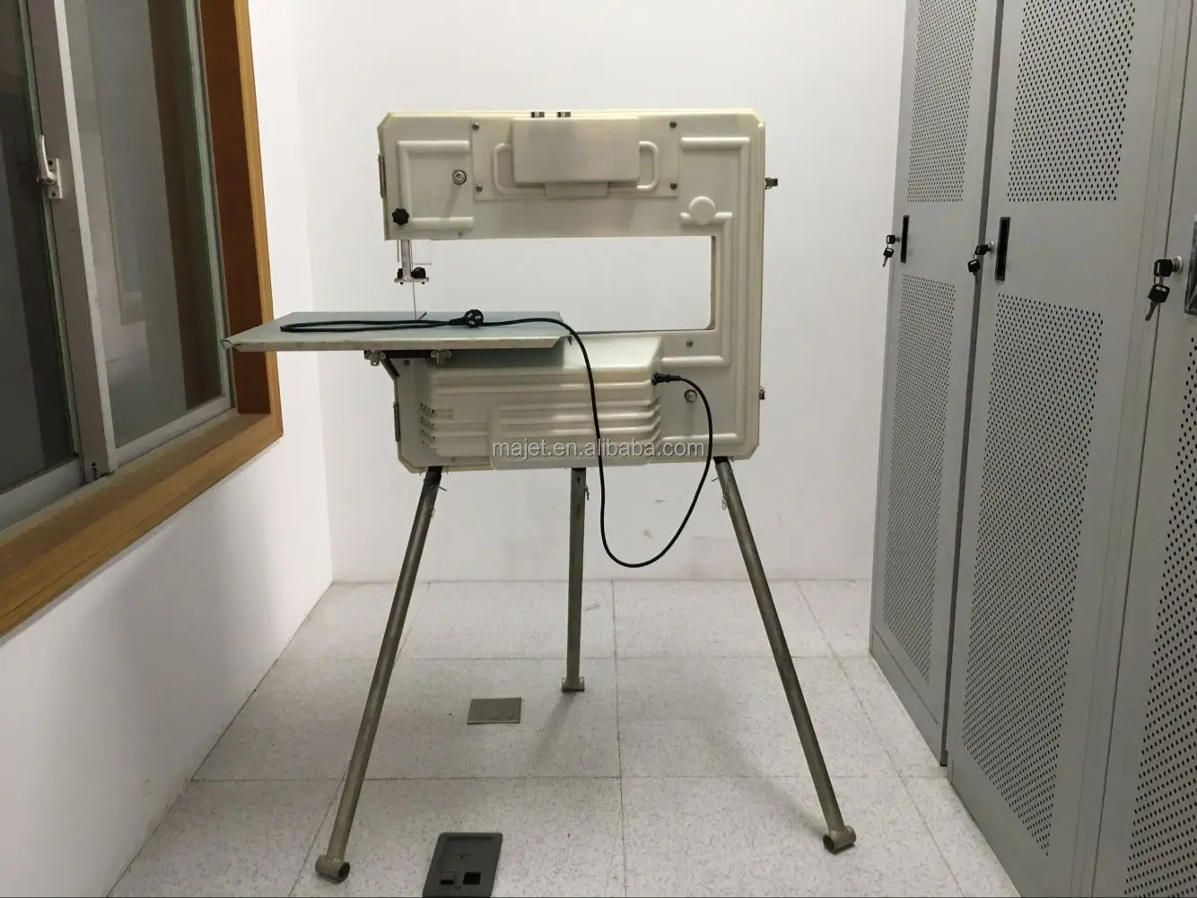 cutting machine.jpg