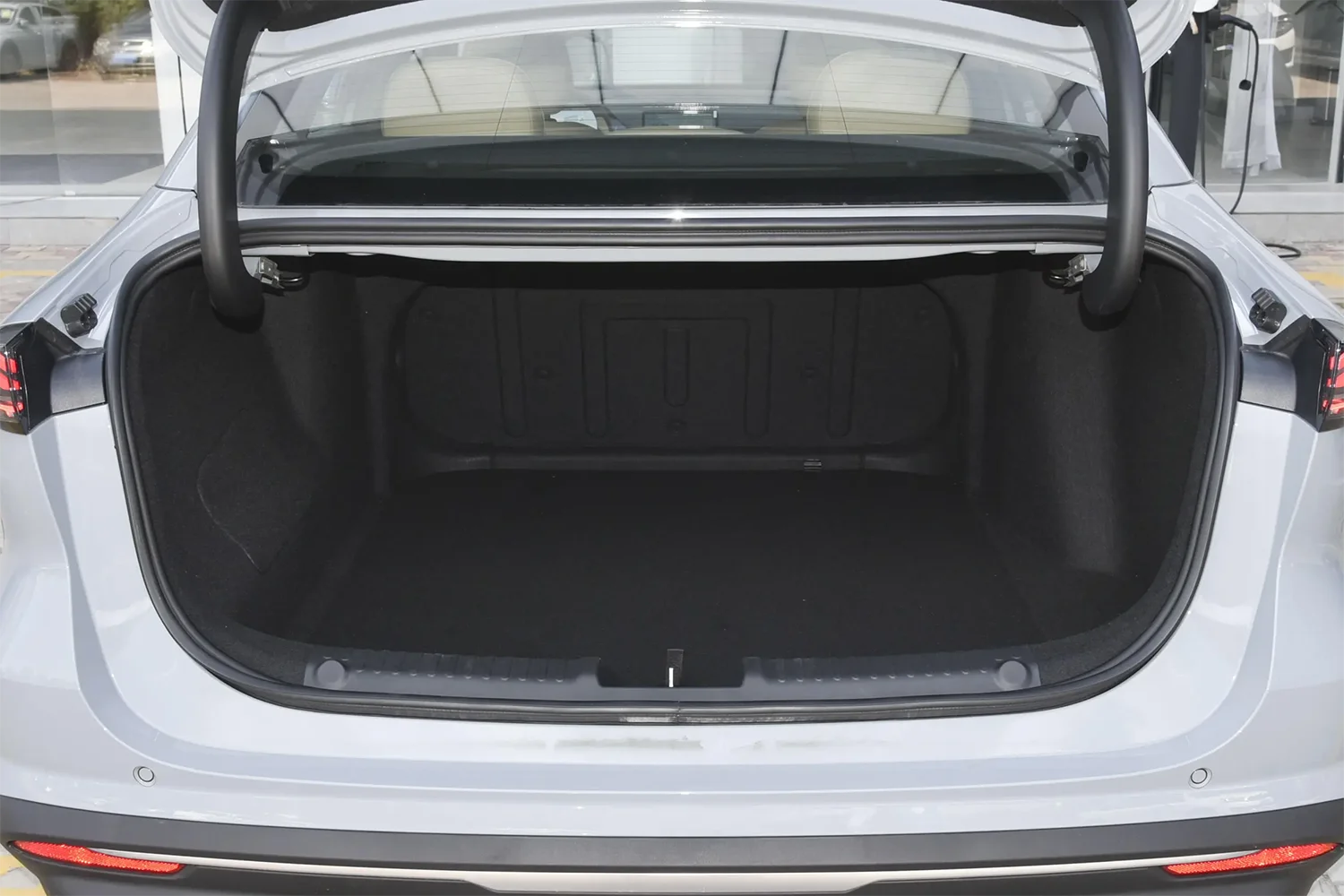 2023 Geely Auto Galaxy L6 60km 125 Km 1.5T 3DHT Hybrid LHD Sedan Yinhe L6 Electric Sedan Deposit