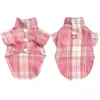 Chemise à carreaux rose avec bouton D