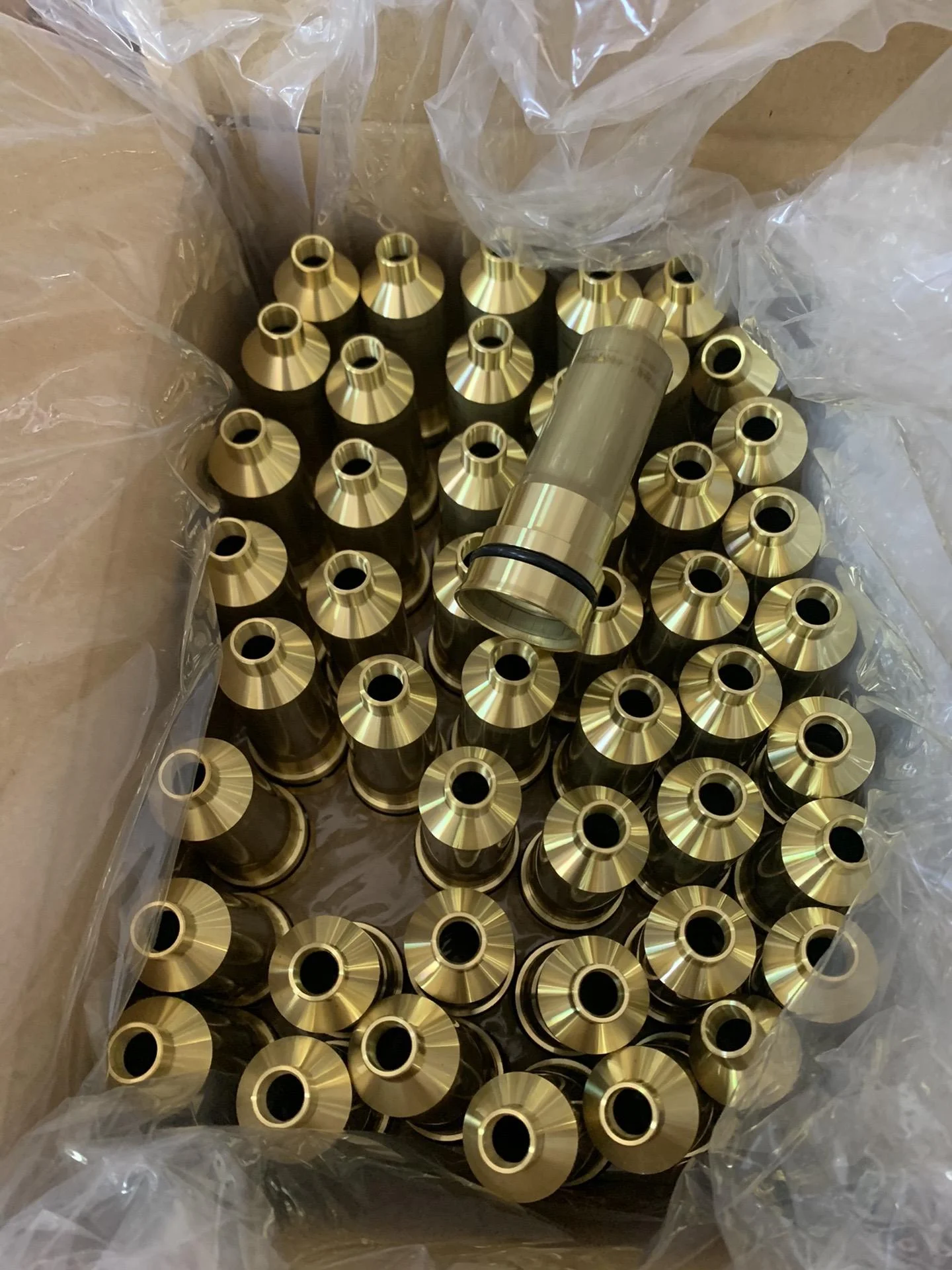 Genuine 4HK1 6HK1 Injector Sleeve Nozzle Holder Sleeve for Isuzu