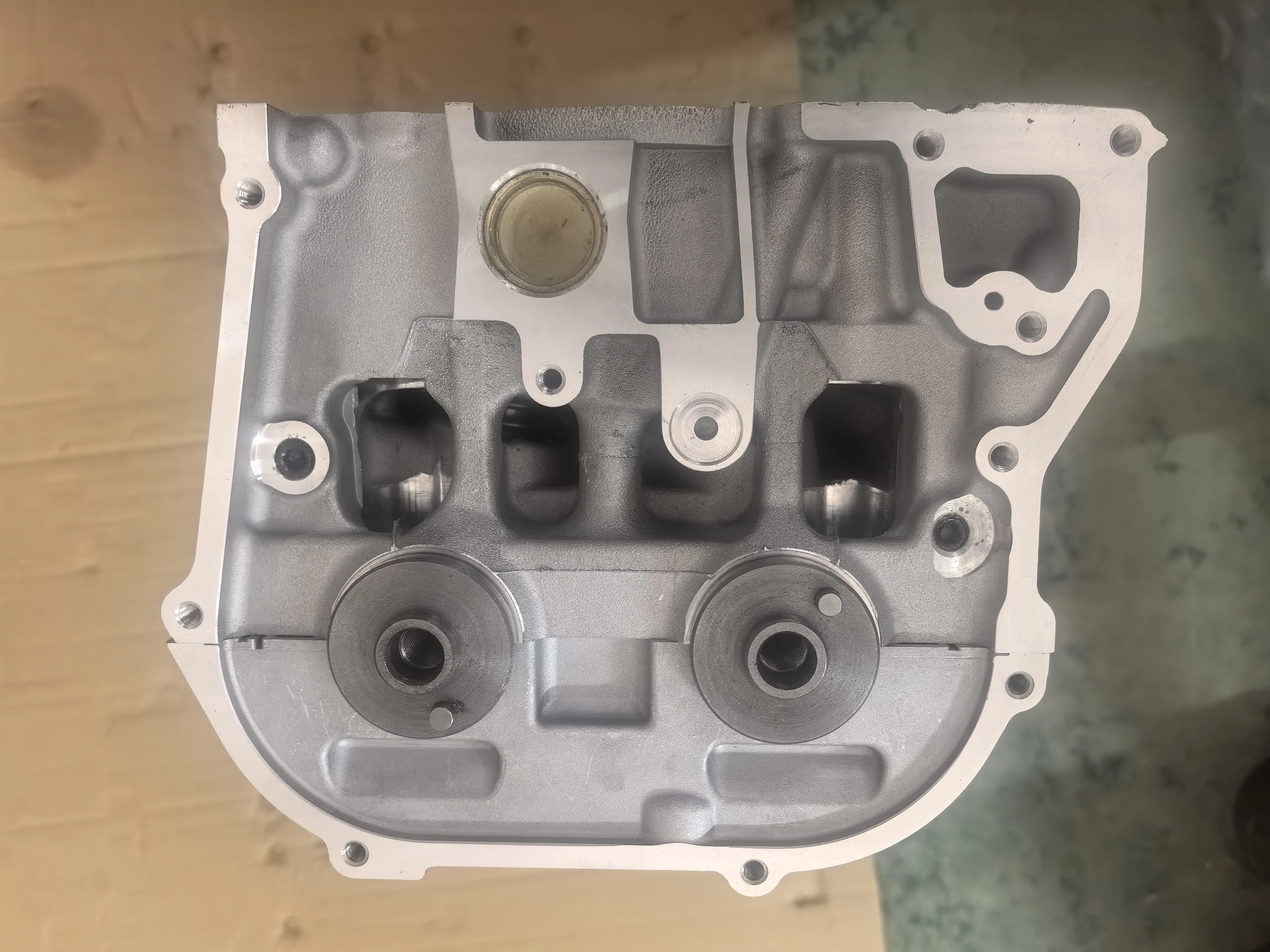 11040-4JM0A QR25 New Model Cylinder Head Complete for Nissan