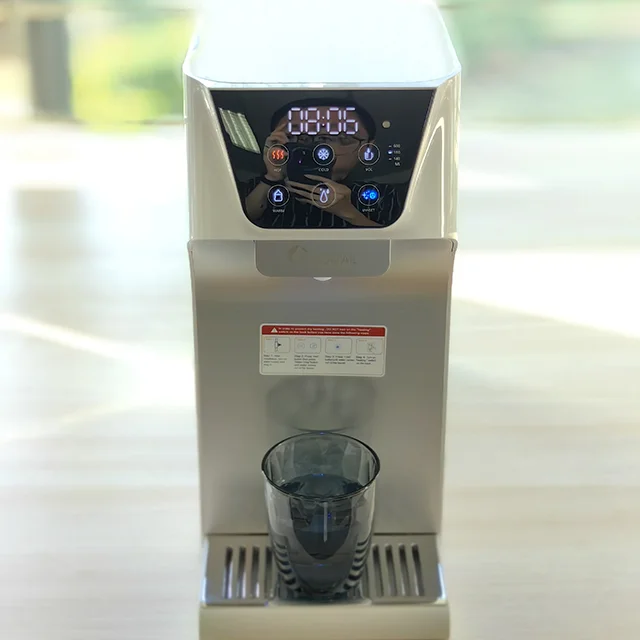 Korea Elektriese UF-filter Watersuiweraar Warm en Koue Plastiek Desktop Installasie Huishoudelike Hotel Buitelug Motor Gebruik Water Dispenser