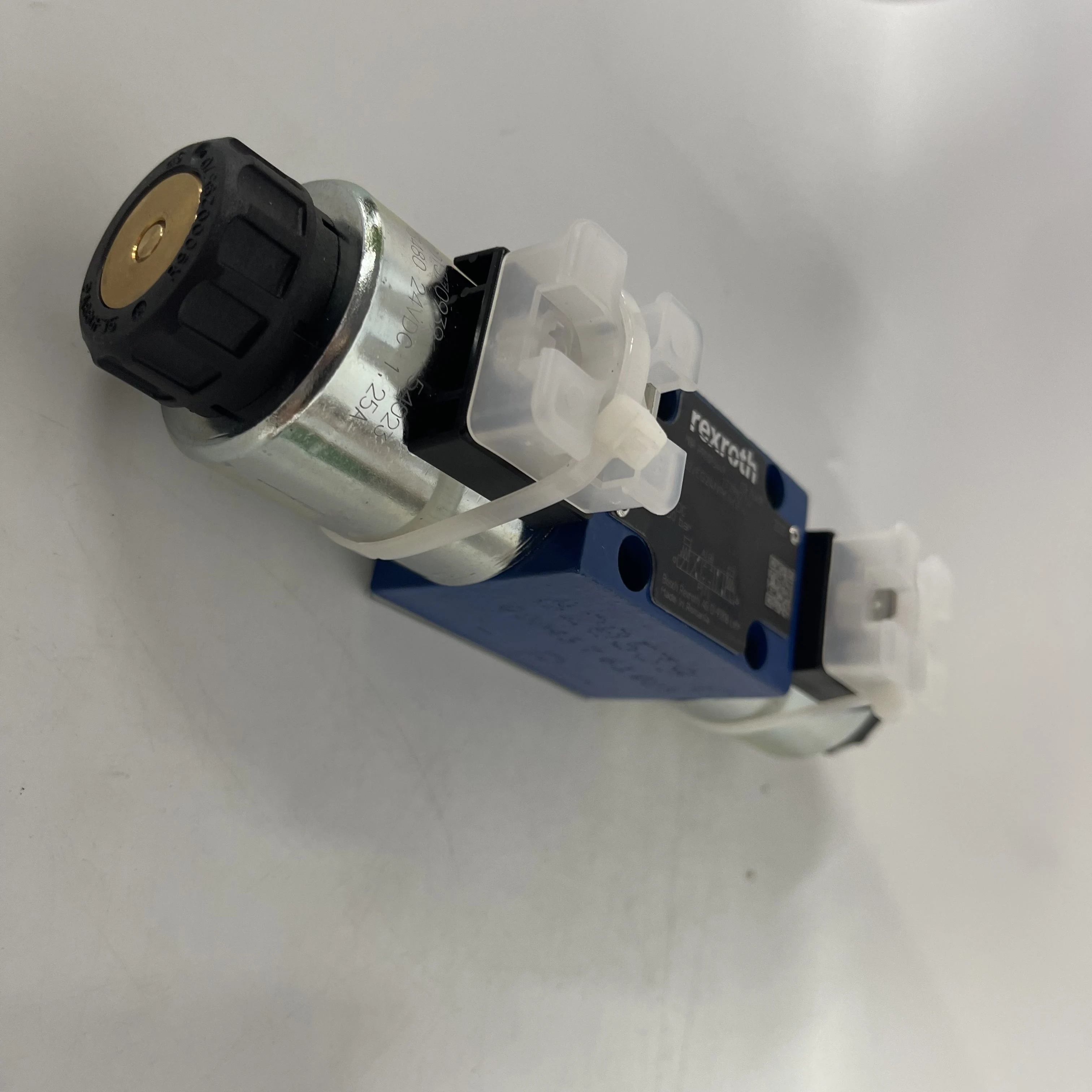 Rexroth Directional Control Valve 4WE6E163-62/EG24N9K4/ZV R901093448