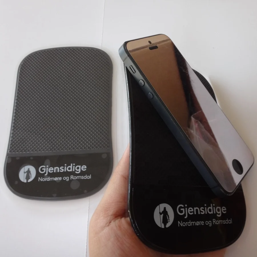 Лидер продаж нескользящий липкий силиконовый коврик для автомобиля