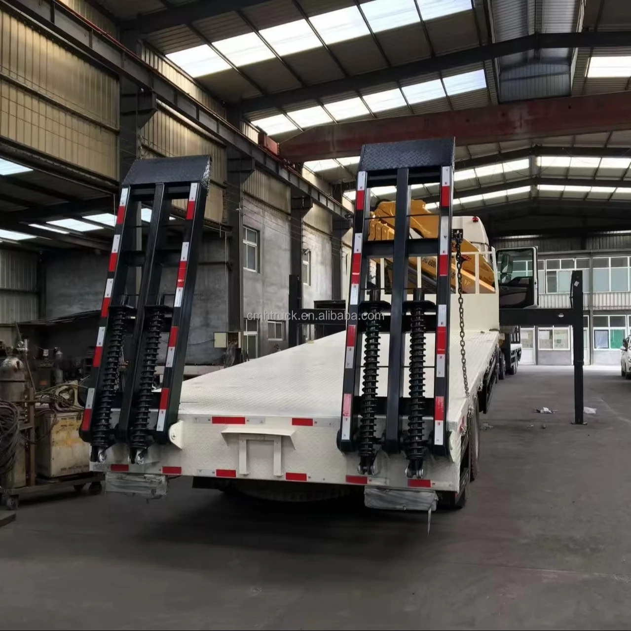 Sinotruk, autocarro gru autotreno da 50 tonnellate per escavatore