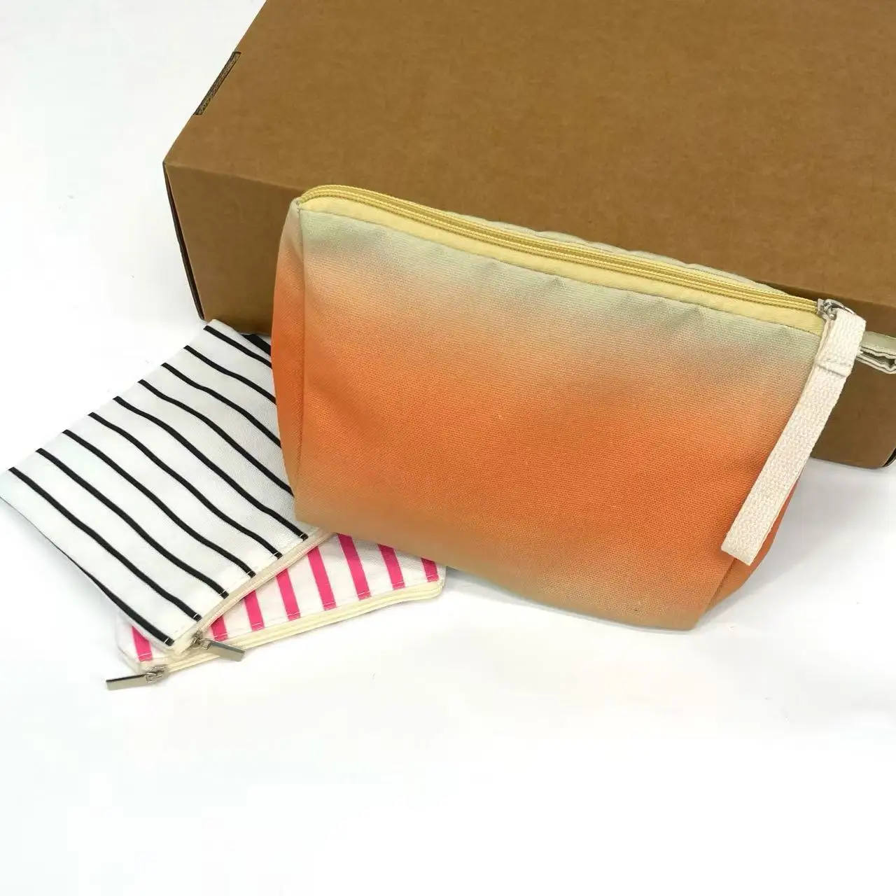 Hot Selling Ins Fashion Cheap Travel Storage Change Key Pen Recycle Eco Bag Cosmetic Bags Custom Logo Cotton Canvas Bag with Zip factory