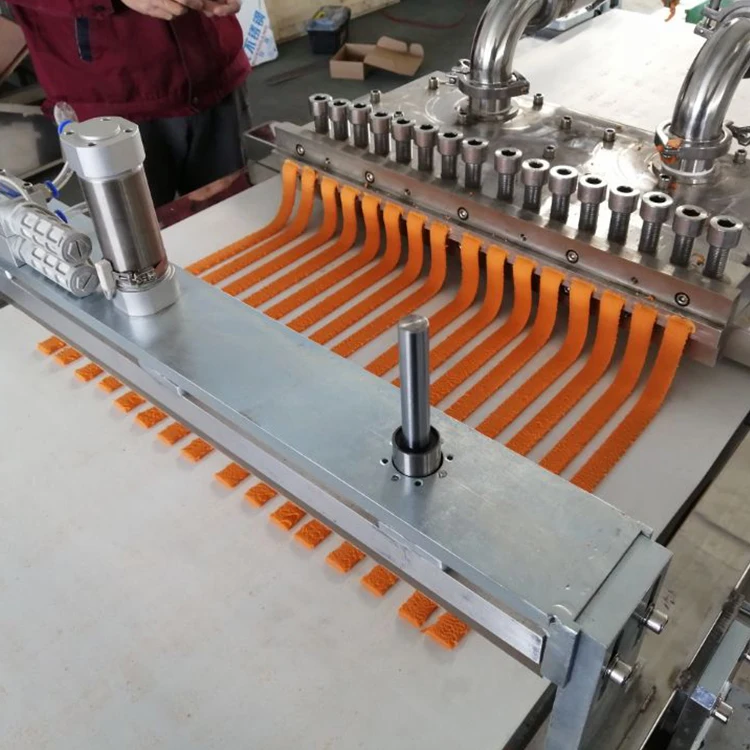 Fully automatic dog chewing meat sticks extruding cutting machine with auto tray loading system