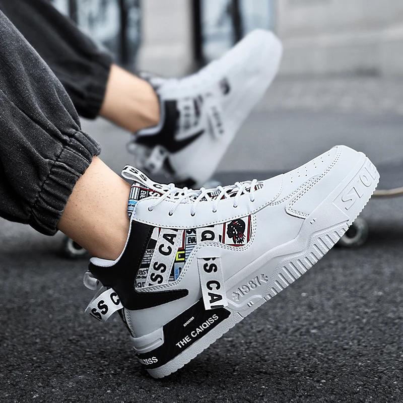 Street Hip-Hop Skate Shoes Young Men Casual New Male Walking Casual Shoes  Comfortable Flat Outdoor Sneakers