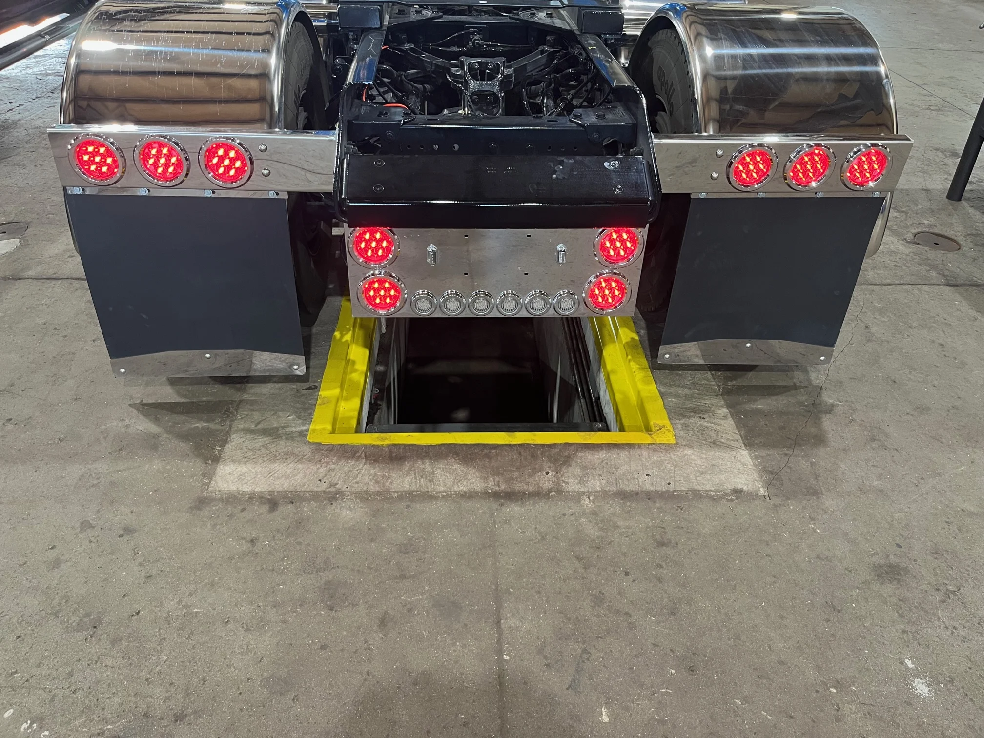 Stainless Steel Rear Center Light Panel with 4x4