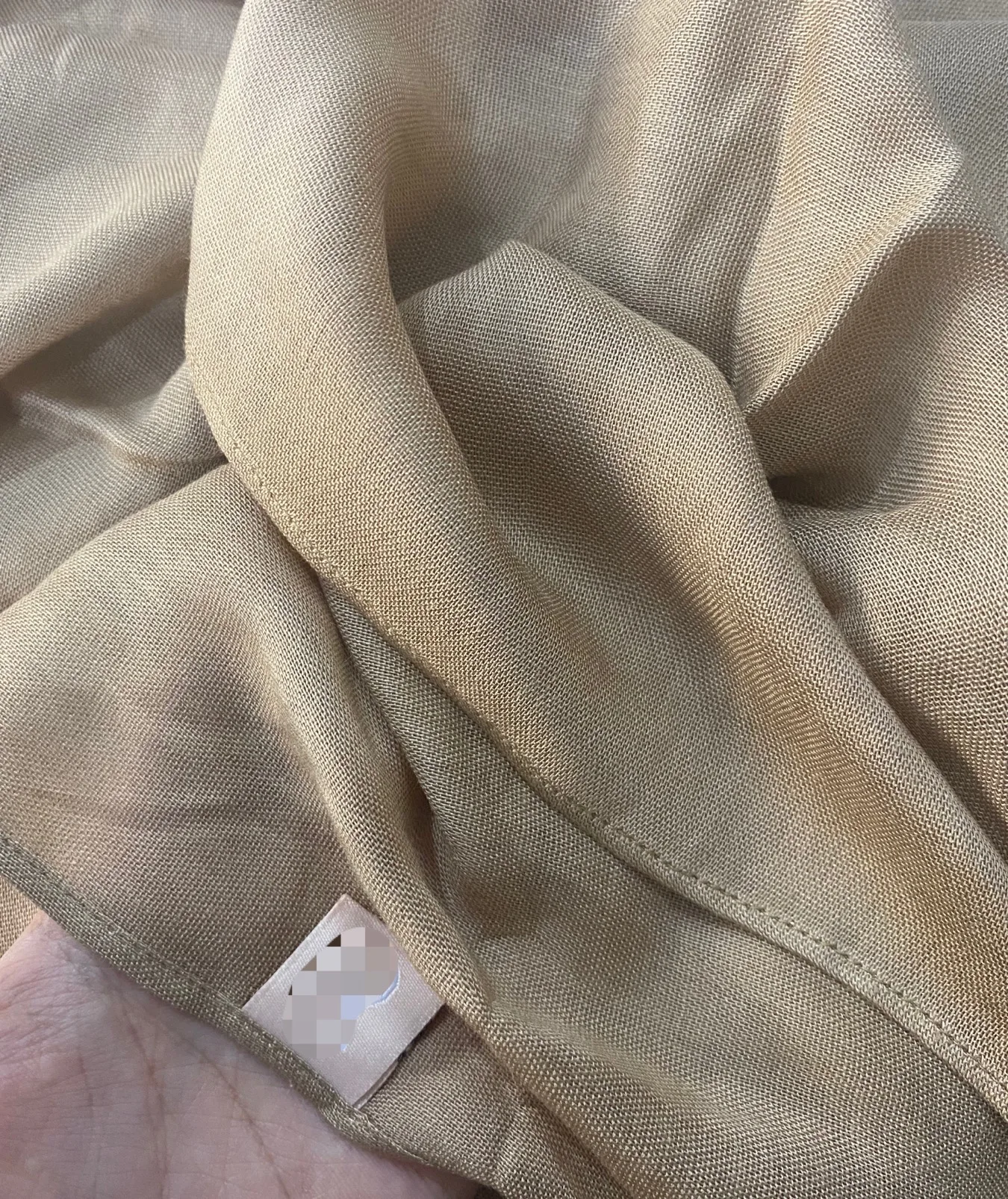 Bella Donna Araba Che Porta Sciarpa Nera, Vestiti Musulmani Tradizionali Ultima Progettazione Di Modo Ritratto Femminile Alla Moda 120355435