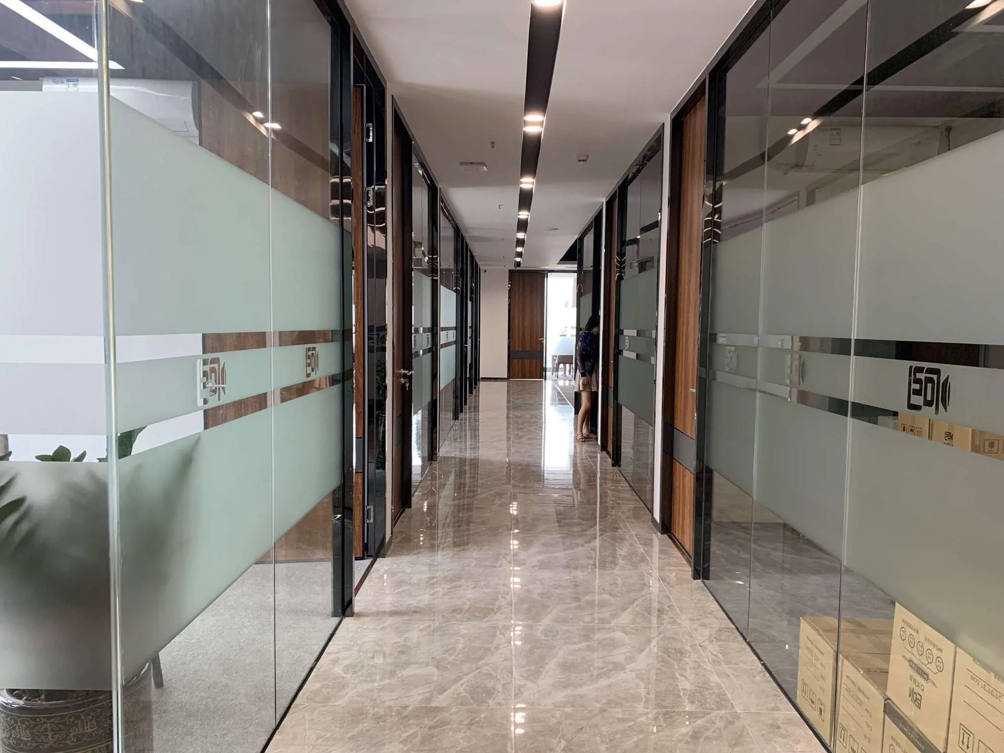 Yiwu Jingcheng Clothing Co., Ltd. 2