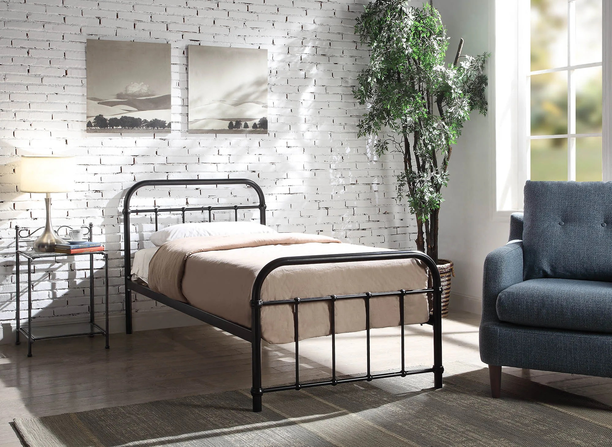 Wholesales Simple Design Wrought Iron Platform Bed King Size Copper Brush Metal Bed Frames