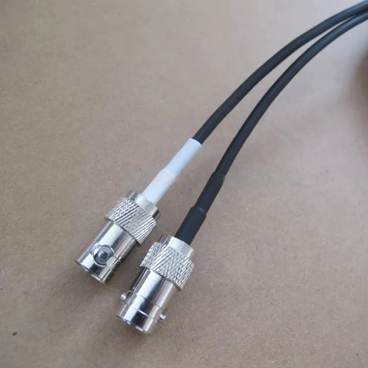 Assemblage de câble coaxial RF : pigtail mâle 1,0/2,3 vers mâle BNC