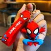 Bon et mauvais Spider-Man-rouge