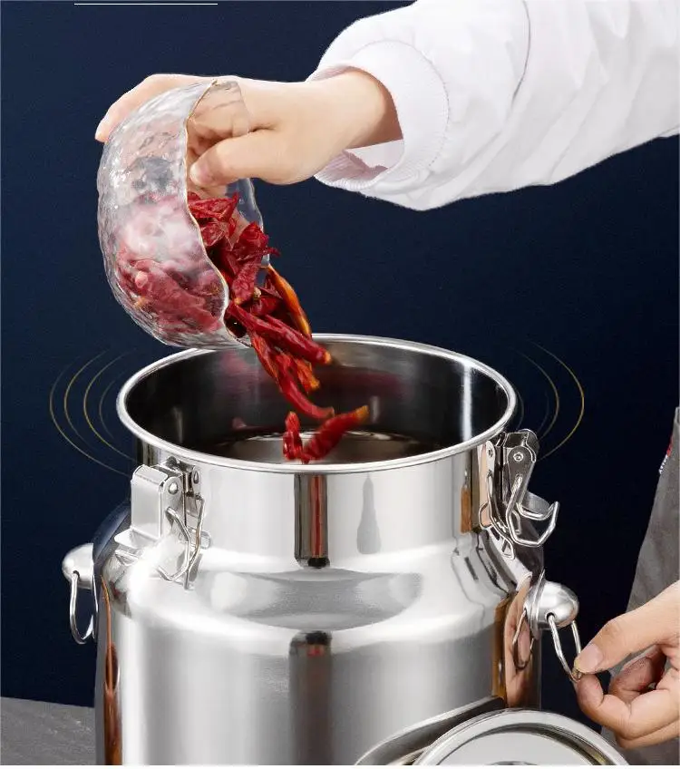 New Arrival Container with Buckle Dustproof Moisture-proof Stainless Steel sealed Pet Food Storage Container