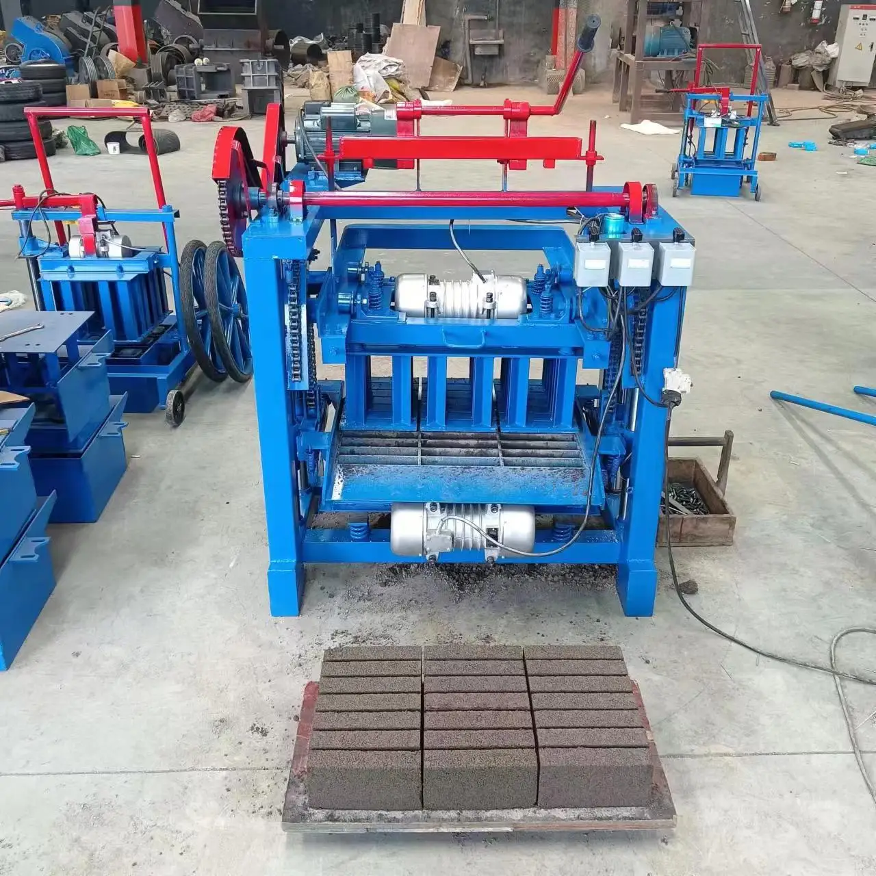 QGM QT10 Automatic Pav Brick Making Machine MB 300 with Engine Core Component for Concrete Manufacturing Plant