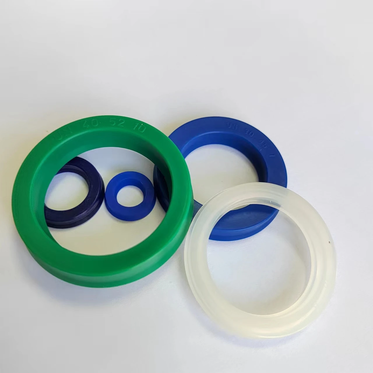Nitrile Rubber Hydraulic Oil Seal 33.02mm ID X 72.29mm OD - Black High Pressure Seal