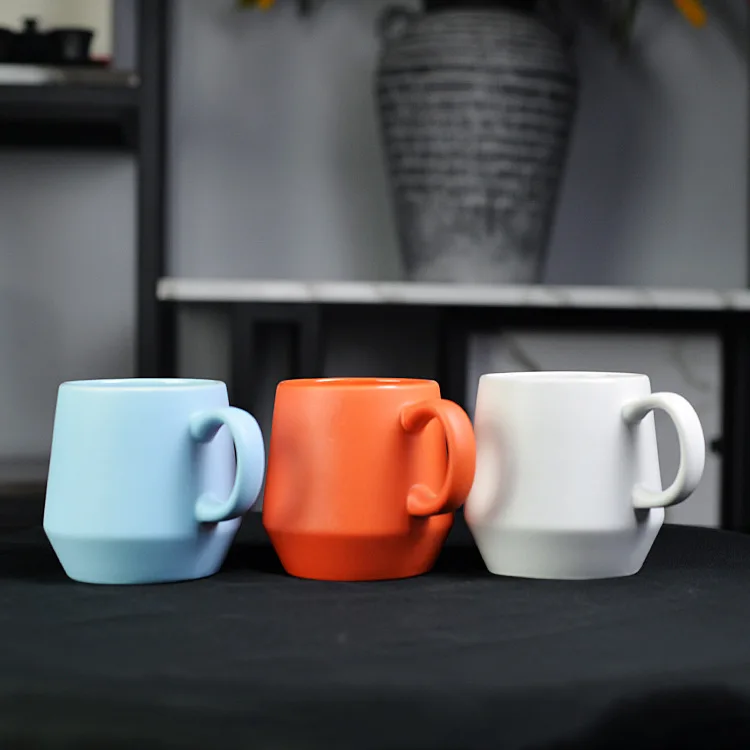 Wholesale 18oz Large Capacity Matte Black Porcelain Tea Cup Custom Logo  Printed Orange Inside Ceramic Coffee Mug