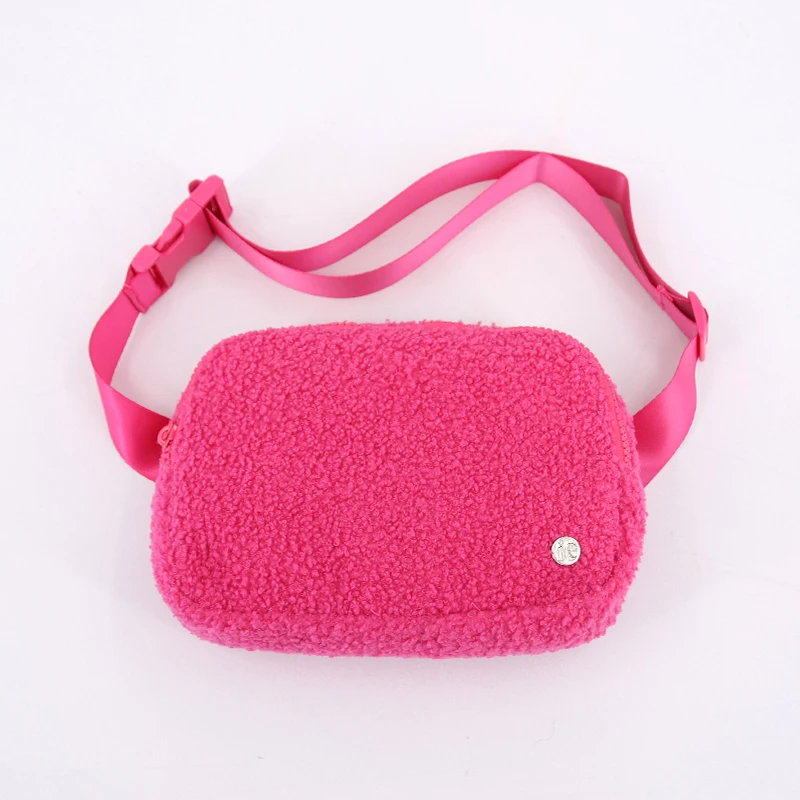 Custom Logo Fashionable Trendy Travel Chest Bag Sherpa Crossbody Fleece Belt Bag Fanny Pack Everywhere Waist Pack  for Women factory
