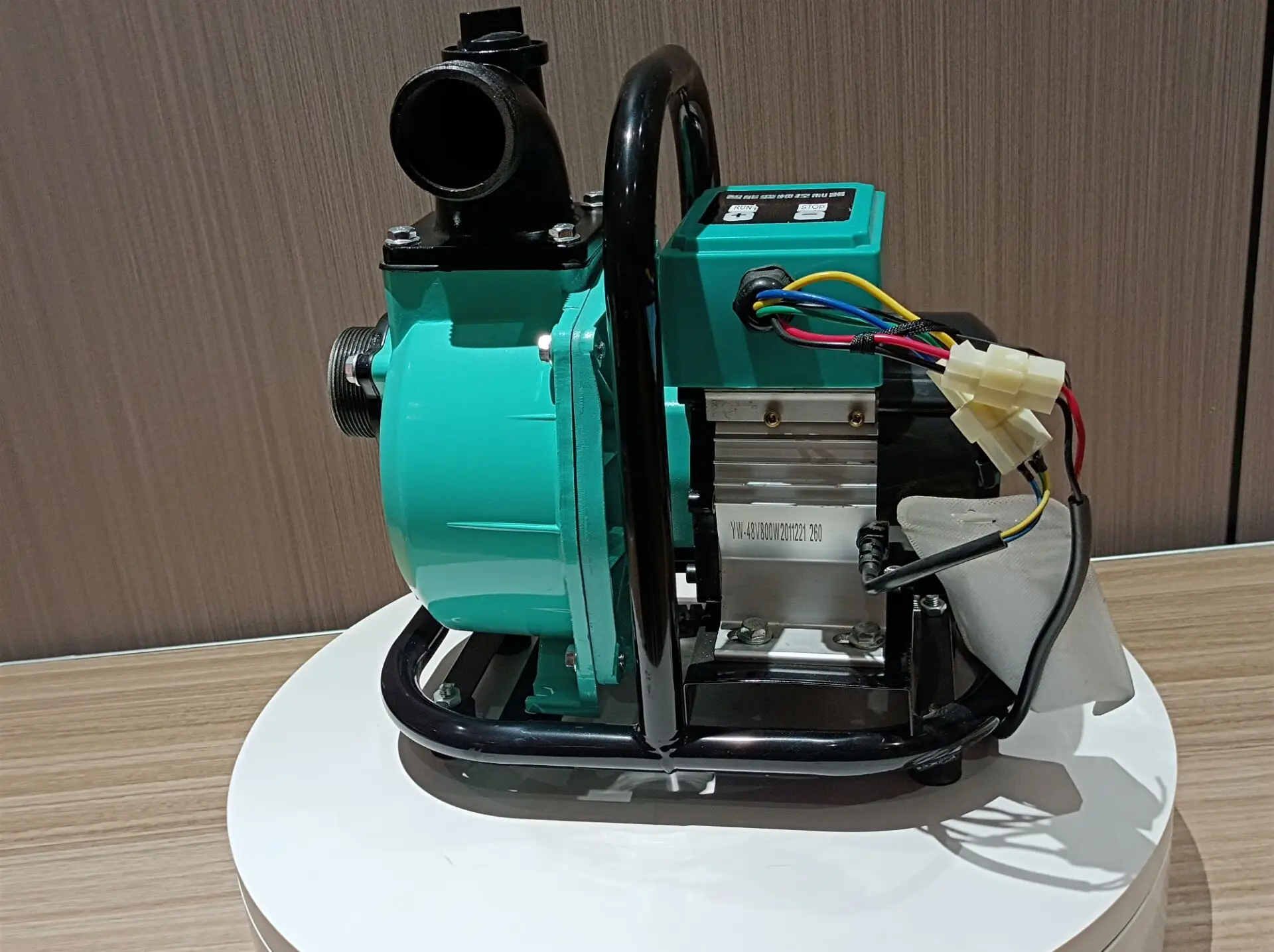 48V Variable Frequency Drive Pump with Remote Control Switch Self Priming Pump Brushless DC Motor Solar Power Surface Water Pump
