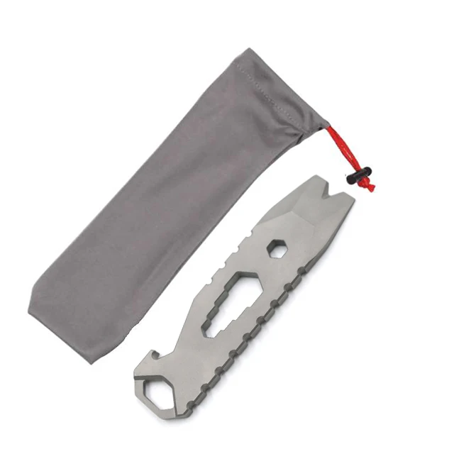 High Quality Multifunctional Custom Keychain Metal Kit Survival Outdoor