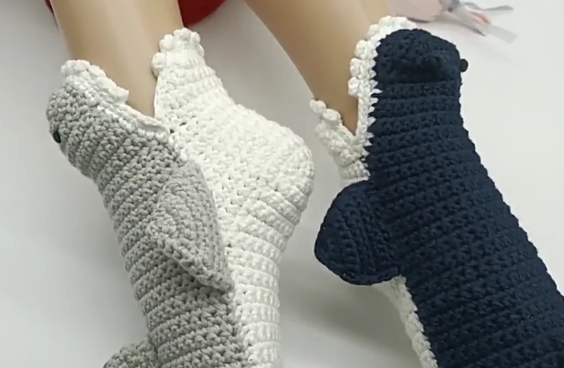 Chaussettes de requin au crochet chaussettes chaudes pantoufles d'intérieur  pantoufles de requin au crochet