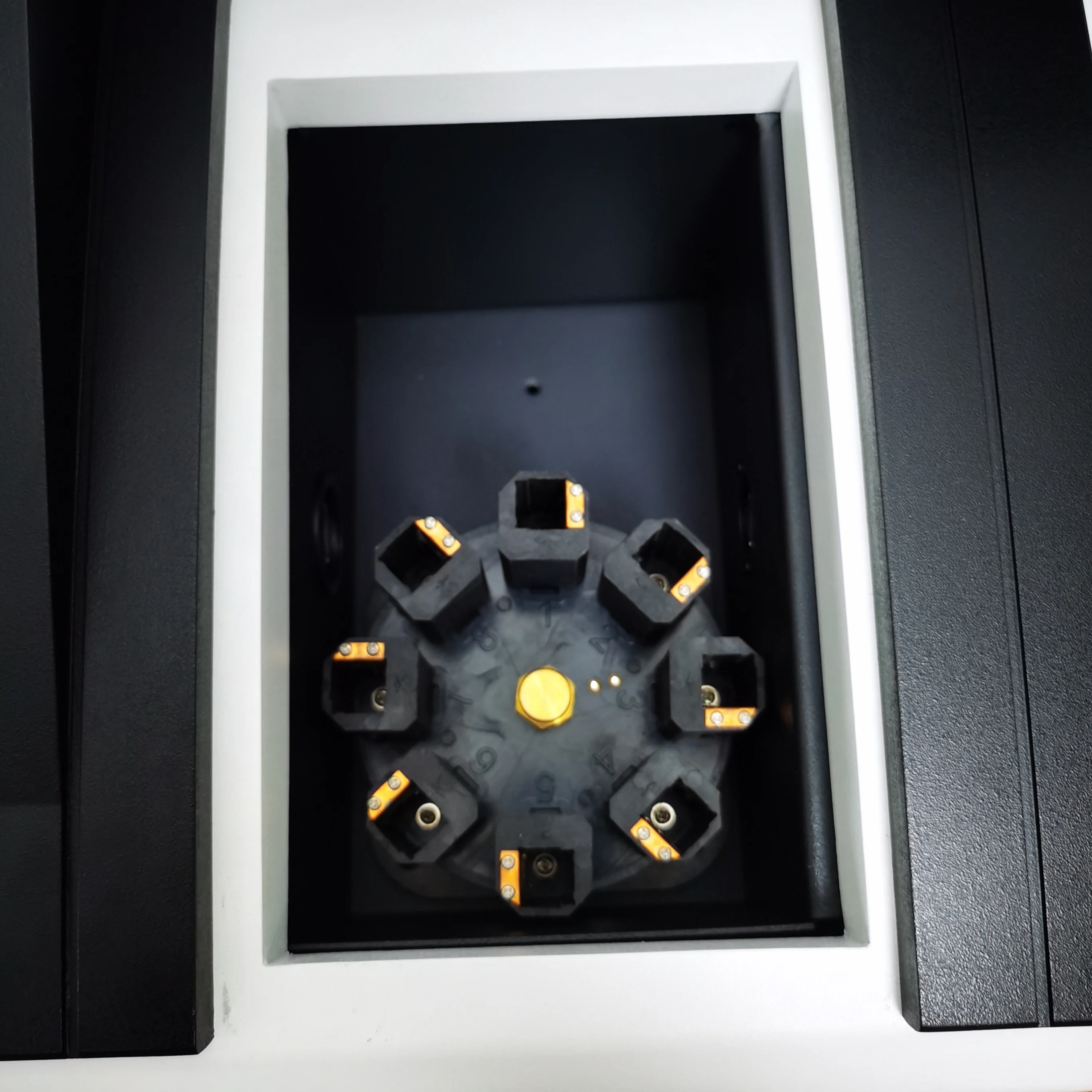 
 Пиковые инструменты UV/Видимый Одиночный луч 190-1100nm спектрофотометр  