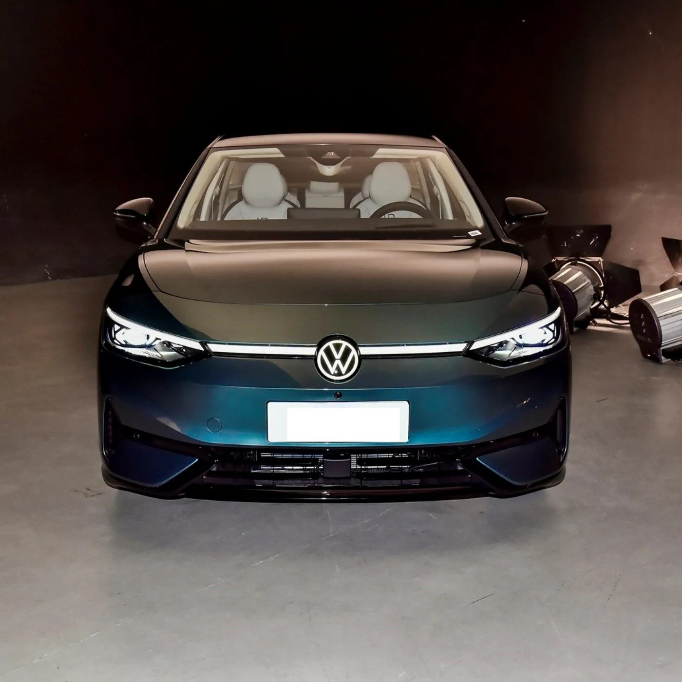 Electric EV Car 2025 VW ID.7 Vizzion 5-Door 5-Seater EV Electric SUV Sedan AWD Drive