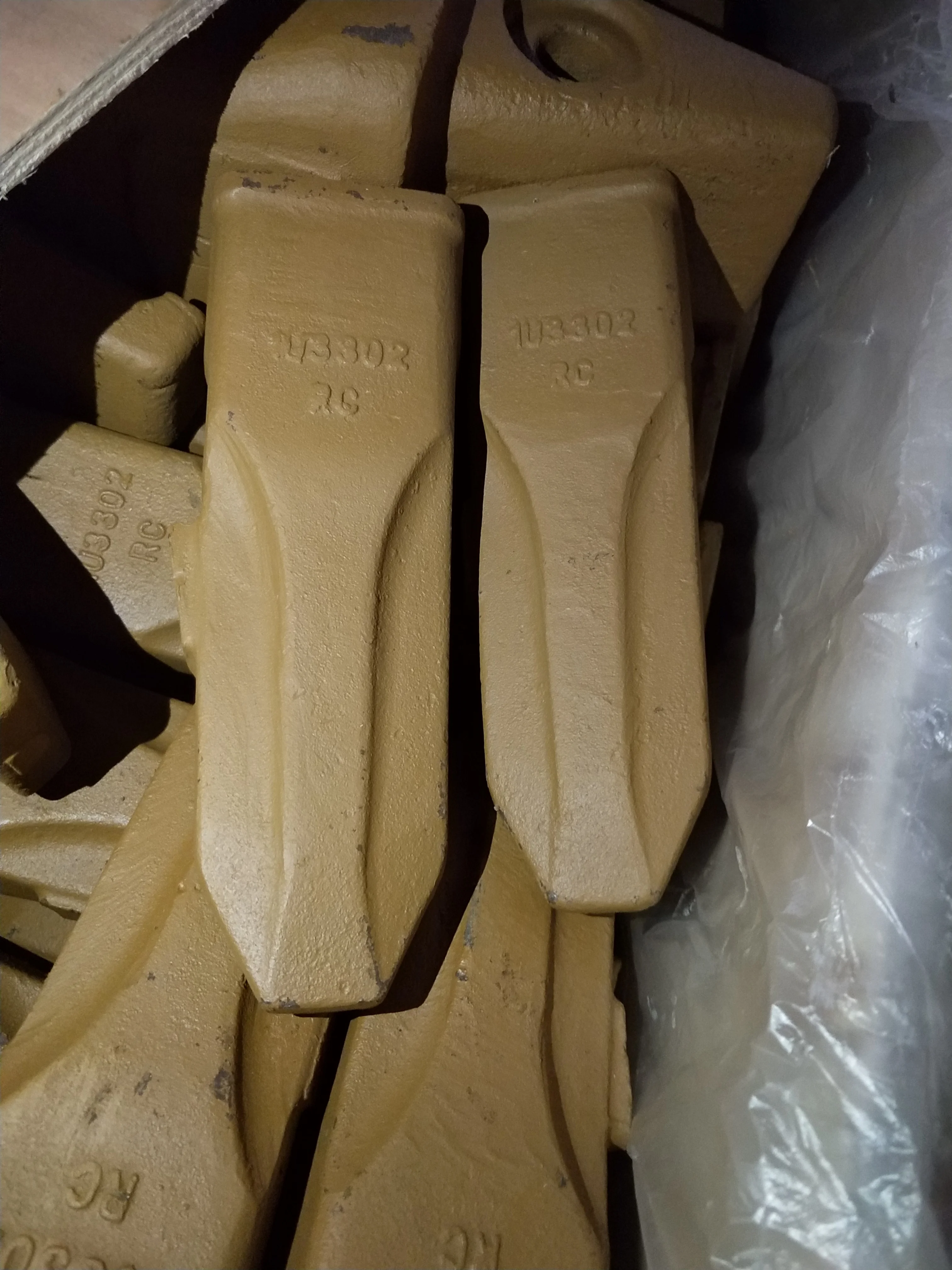 For 1U3302RC Forged Alloy Steel HRC48-52 Bucket Teeth for Excavator Spare Parts ISO9001 Certified 1-2 Year Warranty