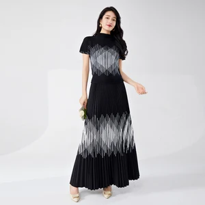 High Quality Women's Fashion Pleated Clothing Set Loose Plus Size Casual Stretch Gradient Tops and Skirts Two Piece Set