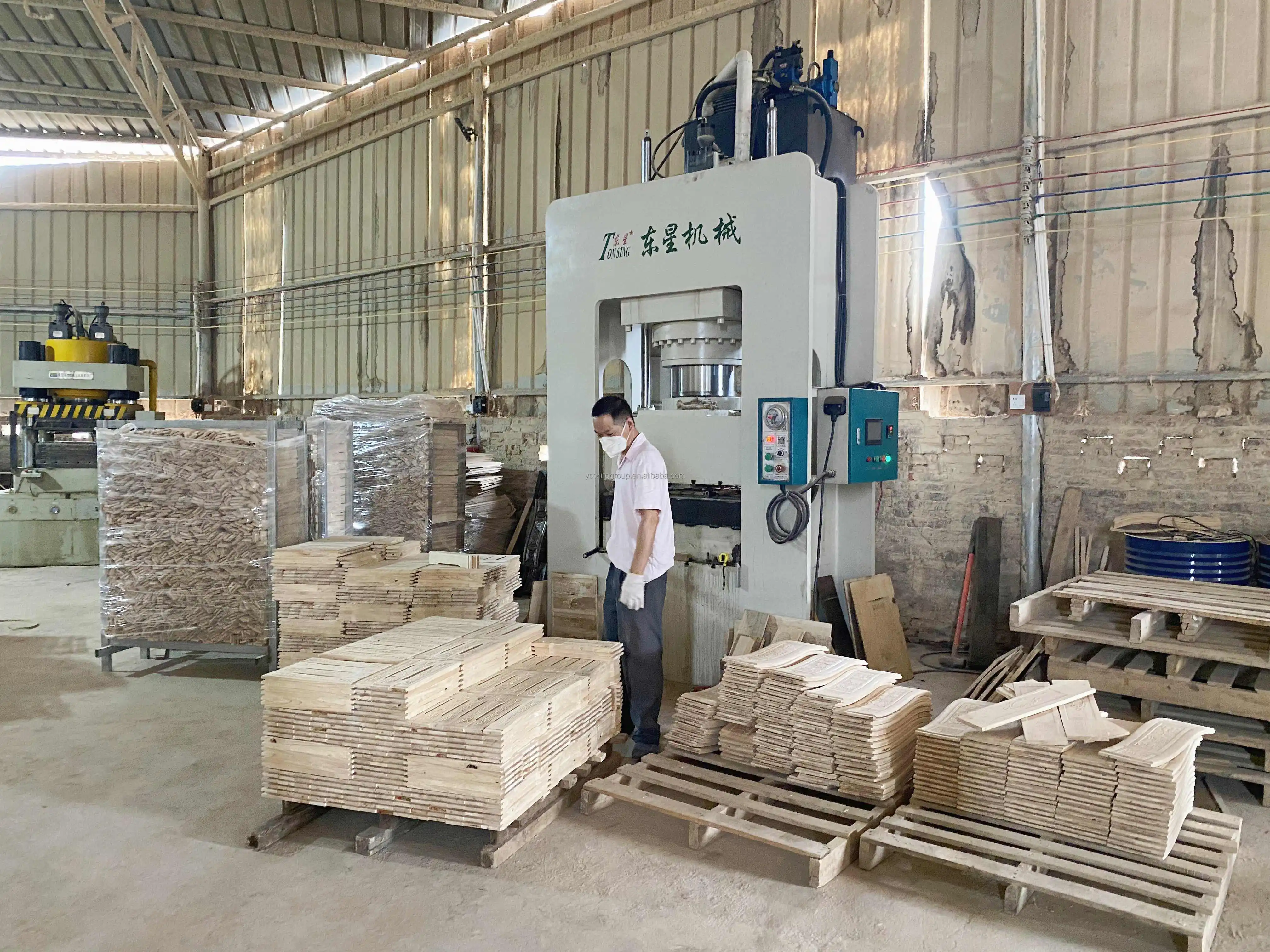 500 Tons MDF Door Skin Wood Pattern Mould Embossing Machine Hot Press 500-tons-mdf-door-skin-wood-pattern-mould-embossing-machine-hot-press