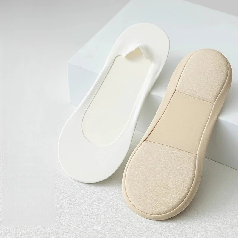Wholesale Non Slip Seamless No Show Socks Cushion Sole Sweat Absorbent Low Cut Invisible Boat Socks for Women Flats Loafers