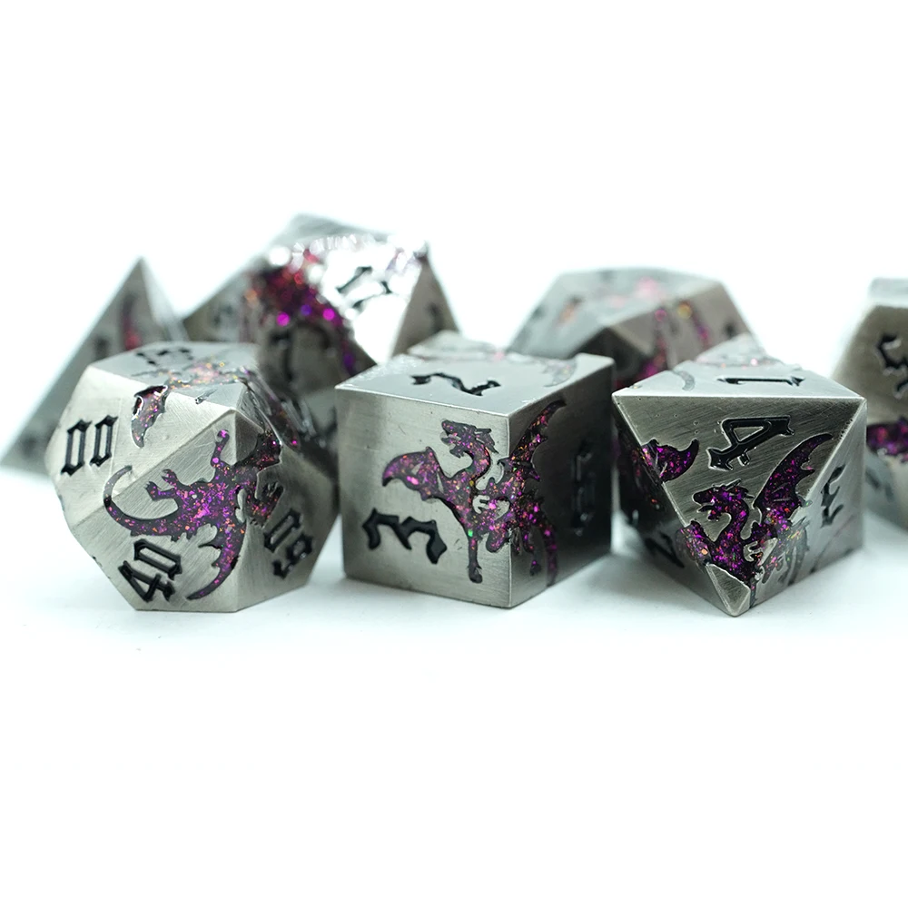 Conjunt de daus de metall polièdrics RPG amb amatista i mica amb disseny de drac per a Dungeons and Dragons