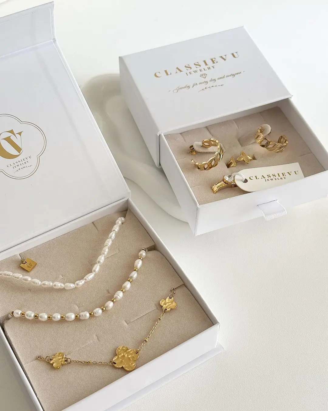 A1 Luxury OEM Ring Necklace Gift Packaging Box Magnetic Pearl Jewelry Boxes Paper Cardboard Velvet Custom Size Shape Wood Lining manufacture