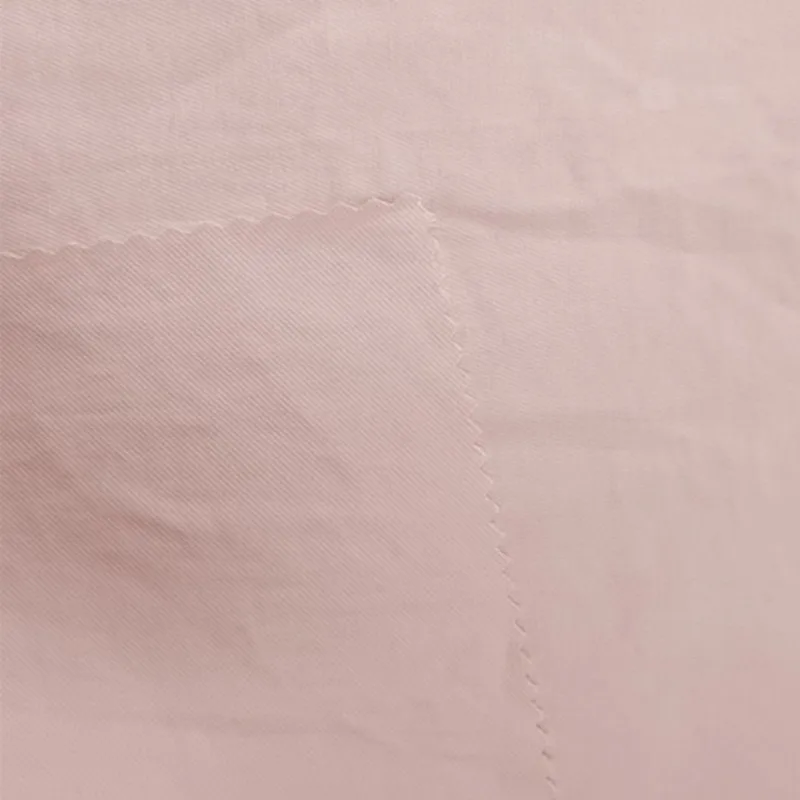 Нейлоновый хлопок 70D * 21S переменная саржа NC Водонепроницаемая 2/4 155Gsm куртка Готовая в наличии