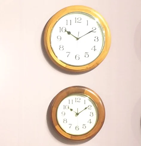 Classic Decorative Vintage Wooden Wall Clock Retro Silent Non-Ticking Wood Quartz Clocks Battery Operated