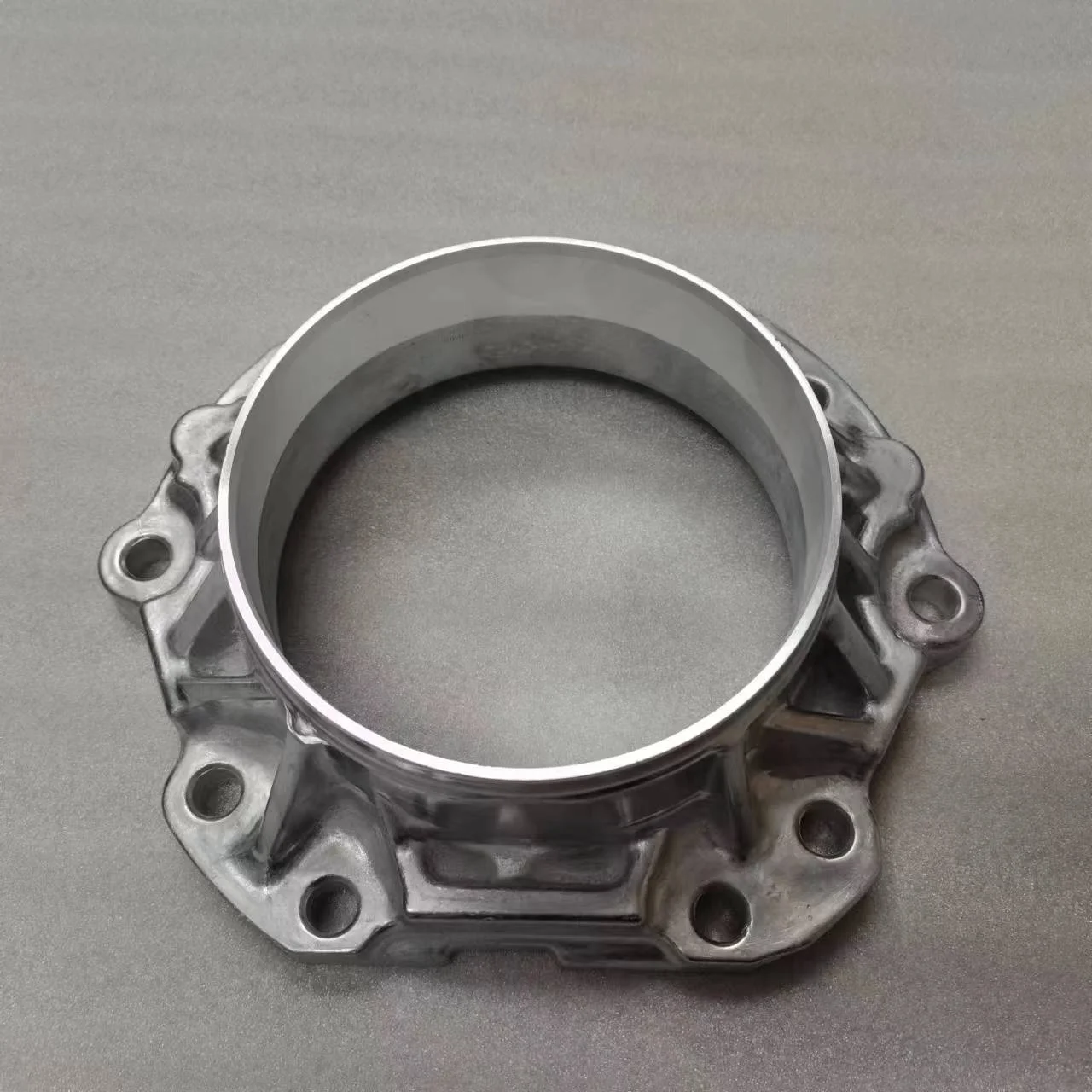 きれしか 専用 Heavy Duty Truck Parts - Transmission Bearing Cap 1325331006