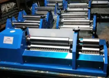 New Arrival Shoe Making Machine for Insole Cementing and Leather Gluing Machine