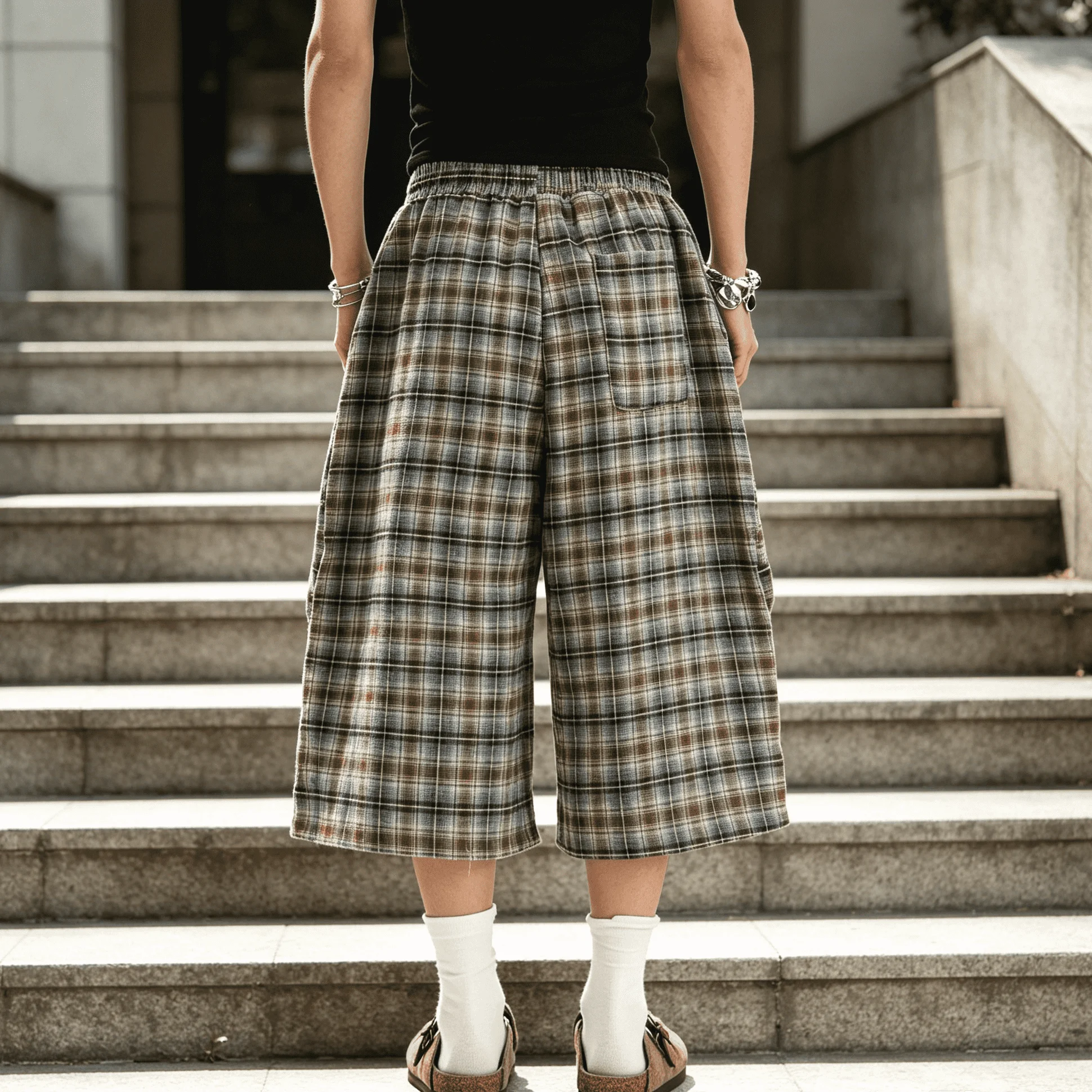 Custom Wholesale Brown Grid Seven Minute Pants Men Baggy Oversized Side Pocket Functional Elastic Drawstring Street Trousers gallery 2