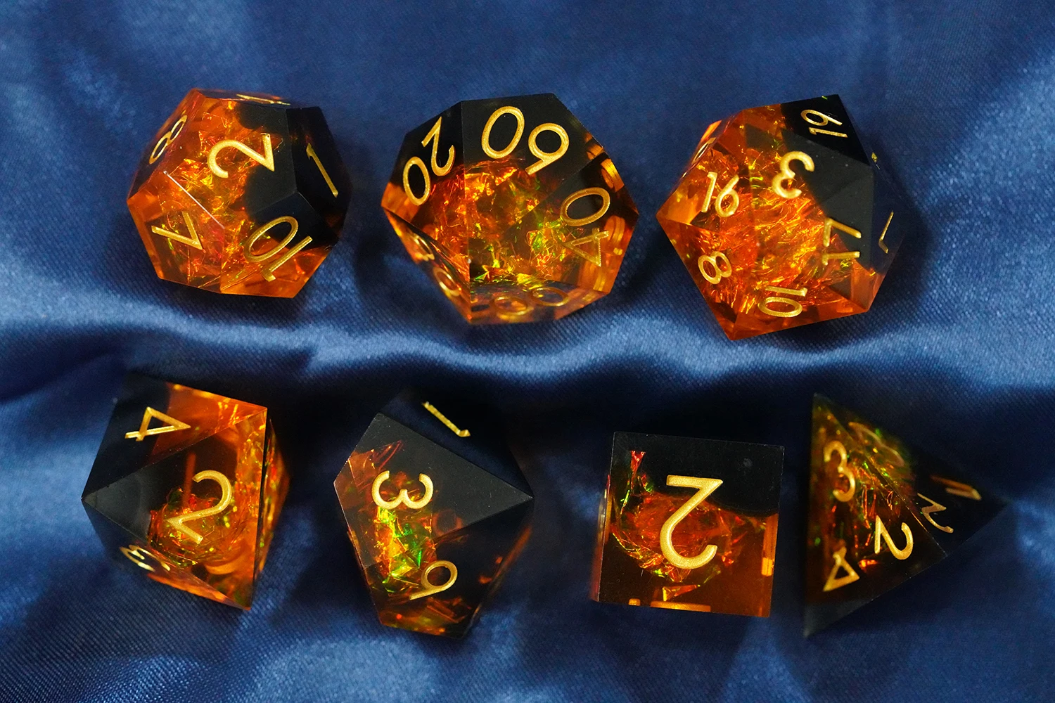 Custom Polyhedral Logo Rpg Dungeons and Dragons Sharp Edge Mini Candy Paper 16mm Dice Set manufacture