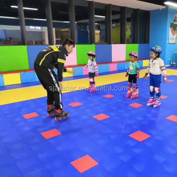 High Quality  Top Racedeck Modular Smart Interlocking Flooring for Outdoor Sports Application