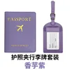Porta pasaporte y etiqueta de equipaje color púrpura taro.