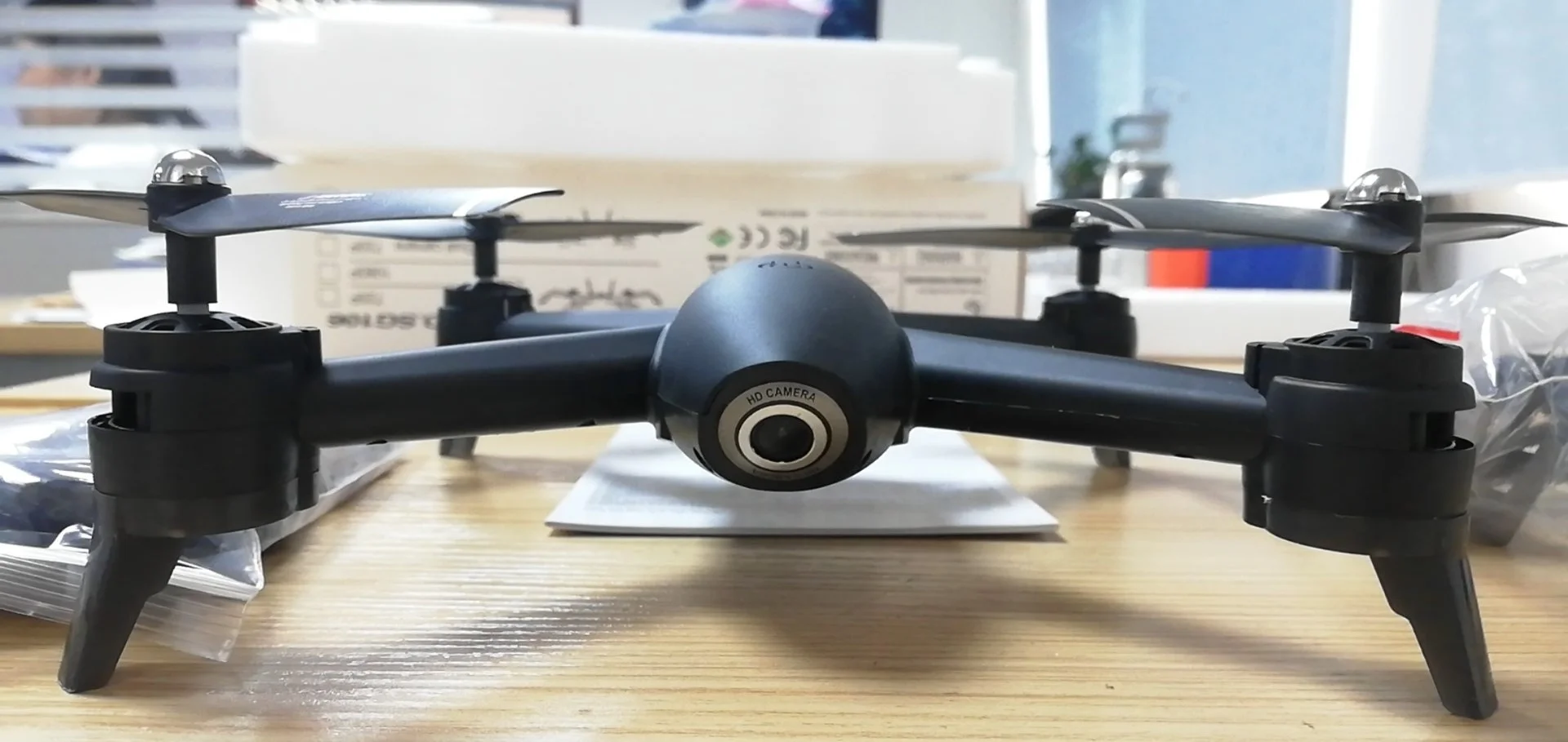 Drone SG106 avec caméra 4K WiFi FPV flux optique 22 minutes de vol dou