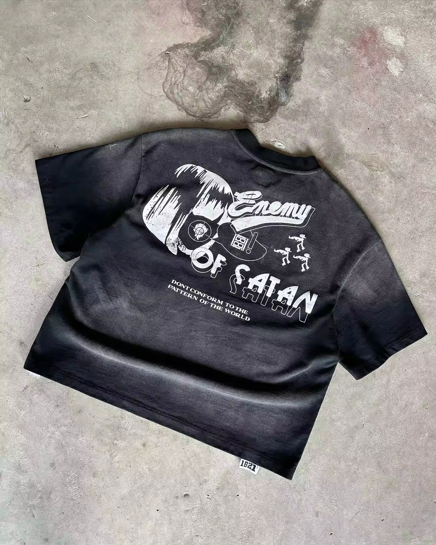 Custom 100% Cotton Knitted Silk Screen 300 GSM Heavyweight Acid Washed Sun Faded Breathable Quick Dry Regular Fit Men T-Shirts gallery 2